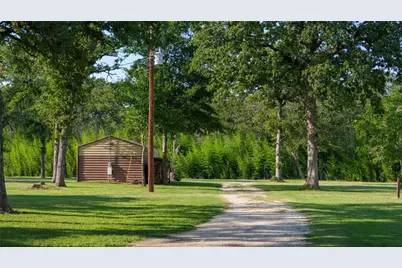 8058 Milam County Road 455, Thorndale, TX 78947 - Photo 26