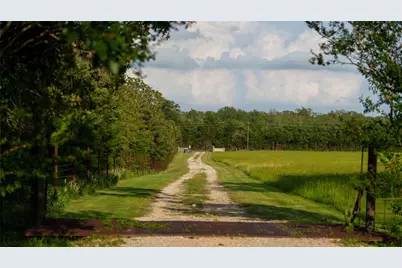 8058 Milam County Road 455, Thorndale, TX 78947 - Photo 34