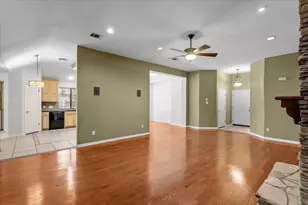 10000 Brantley Bend, Austin, TX 78748 - Photo 4