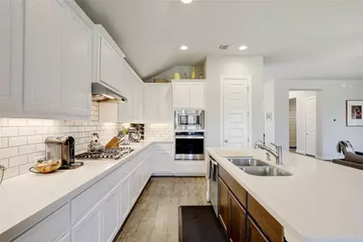 416 Peakside Circle, Dripping Springs, TX 78620 - Photo 10