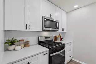8303 Briarwood Ln, Austin, TX 78757 - Photo 16