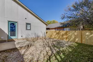 913 Chisholm Cove, Round Rock, TX 78681 - Photo 10