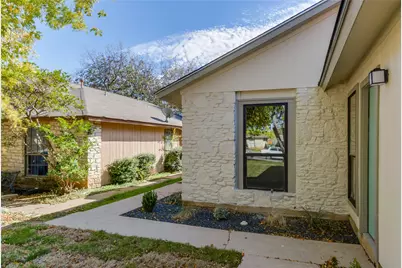 913 Chisholm Cove, Round Rock, TX 78681 - Photo 4