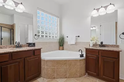 8919 Comanche Path, Garden Ridge, TX 78266 - Photo 10