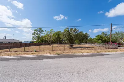 1602 Cummings Street, Luling, TX 78648 - Photo 10