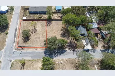 1602 Cummings Street, Luling, TX 78648 - Photo 2