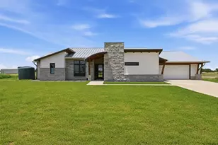 374 Co Rd 236, Florence, TX 76527 - Photo 1
