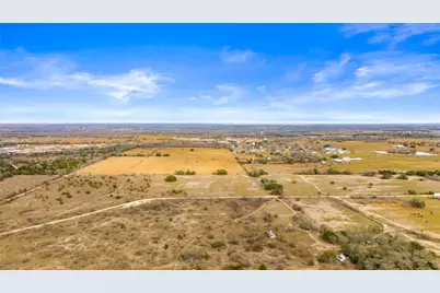 3650 E Austin Street, Giddings, TX 78942 - Photo 14