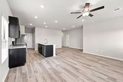 300 Sleep Hollow, Jarrell, TX 76537 - Photo 14