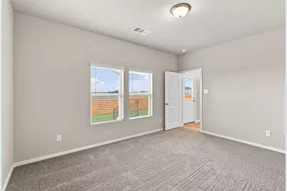 300 Sleep Hollow, Jarrell, TX 76537 - Photo 18