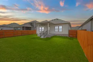 300 Sleep Holw, Jarrell, TX 76537 - Photo 26