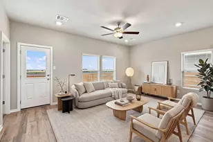 300 Sleep Holw, Jarrell, TX 76537 - Photo 6