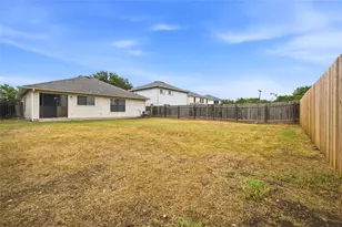 2206 Bluebonnet Dr, Round Rock, TX 78664 - Photo 38