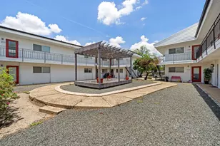 1313 E 52nd St, Austin, TX 78723 - Photo 16