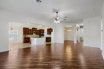1009 N Ash Cove, Hutto, TX 78634 - Photo 4