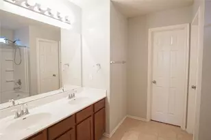 210 Kings Ridge Dr, Buda, TX 78610 - Photo 18