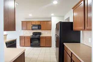 210 Kings Ridge Dr, Buda, TX 78610 - Photo 8