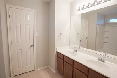 210 Kings Ridge Drive, Buda, TX 78610 - Photo 20