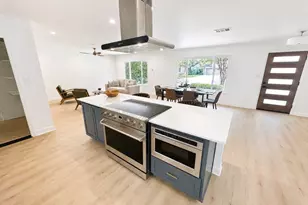 1613 Glencrest Dr, Austin, TX 78723 - Photo 6
