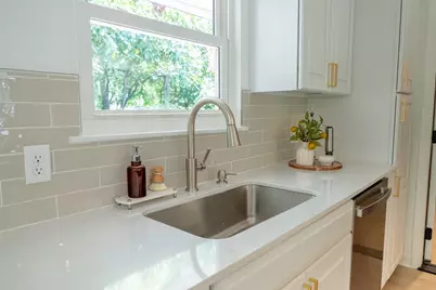 1613 Glencrest Drive, Austin, TX 78723 - Photo 8