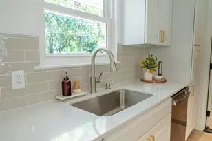 1613 Glencrest Dr, Austin, TX 78723 - Photo 8