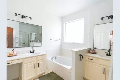 1221 Laurel Oak Trail, Pflugerville, TX 78660 - Photo 12