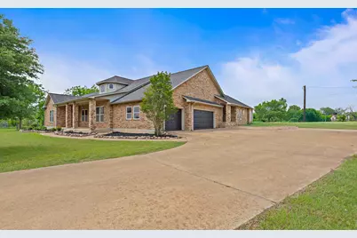221 Mustang Mesa, Liberty Hill, TX 78642 - Photo 2