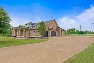 221 Mustang Mesa, Liberty Hill, TX 78642 - Photo 2