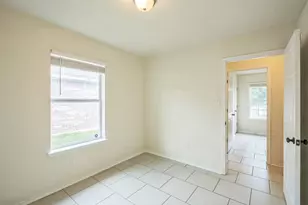 224 Amber Ln, Jarrell, TX 76537 - Photo 4