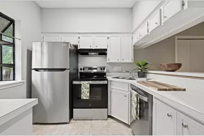 1013 Chestnut Street #B1, San Marcos, TX 78666 - Photo 2