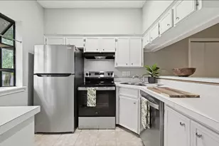 1013 Chestnut St, San Marcos, TX 78666 - Photo 2
