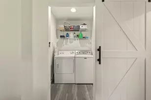 8210 Bent Tree Rd, Austin, TX 78759 - Photo 16