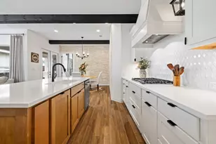 925 Indian Hawthorne Dr, Georgetown, TX 78628 - Photo 10