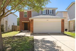 5525 Victory Gallop Dr, Del Valle, TX 78617 - Photo 2