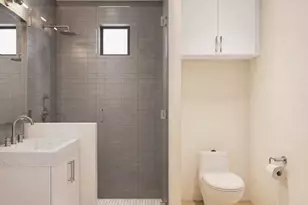 605 E 55th St, Austin, TX 78751 - Photo 12