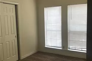 706 W 24th St, Austin, TX 78705 - Photo 8