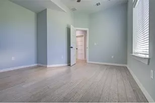 1110 3/4 Fiesta St, Austin, TX 78702 - Photo 16