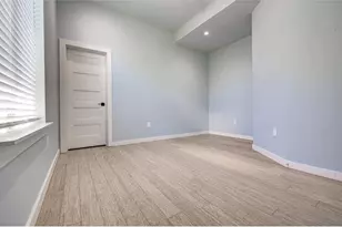 1110 3/4 Fiesta St, Austin, TX 78702 - Photo 14