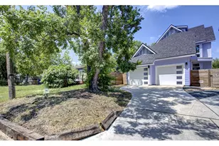 1110 3/4 Fiesta St, Austin, TX 78702 - Photo 2