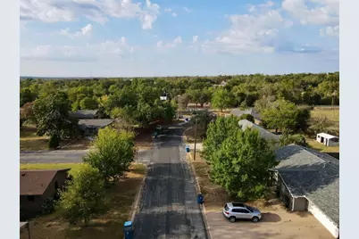 112 Plum Drive, Elgin, TX 78621 - Photo 6