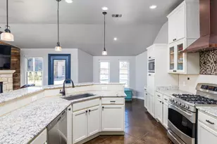 208 S Buffalo Pass, Georgetown, TX 78633 - Photo 10