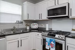 238 St Mary's Dr, Hutto, TX 78634 - Photo 16