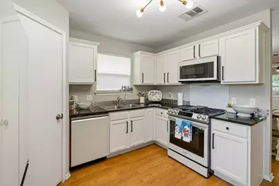 238 Saint Marys Drive, Hutto, TX 78634 - Photo 14