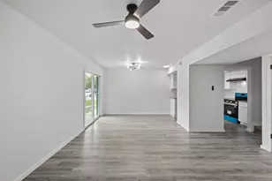 301 E Croslin St, Austin, TX 78752 - Photo 28