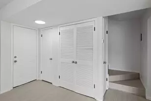 301 E Croslin St, Austin, TX 78752 - Photo 16