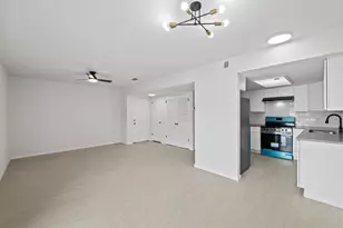 301 E Croslin St, Austin, TX 78752 - Photo 12