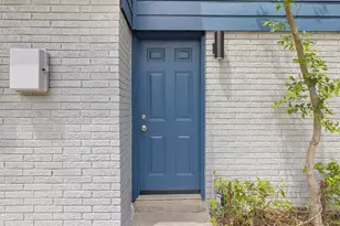 301 E Croslin St, Austin, TX 78752 - Photo 8