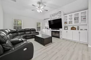 30112 Spyglass Cir, Georgetown, TX 78628 - Photo 16