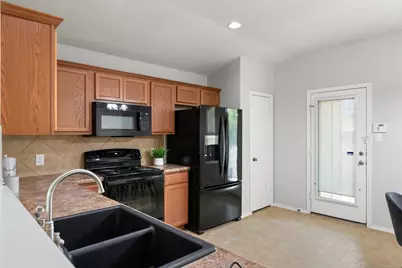 1612 Corn Hill Lane, Round Rock, TX 78664 - Photo 6