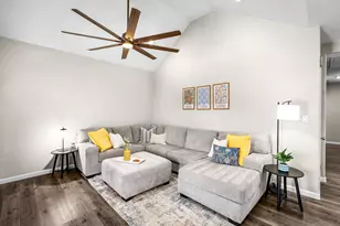 224 Spruce Ave, Luling, TX 78648 - Photo 4